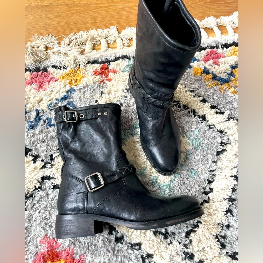 Latitude Femme shearling Moto boots Size 8